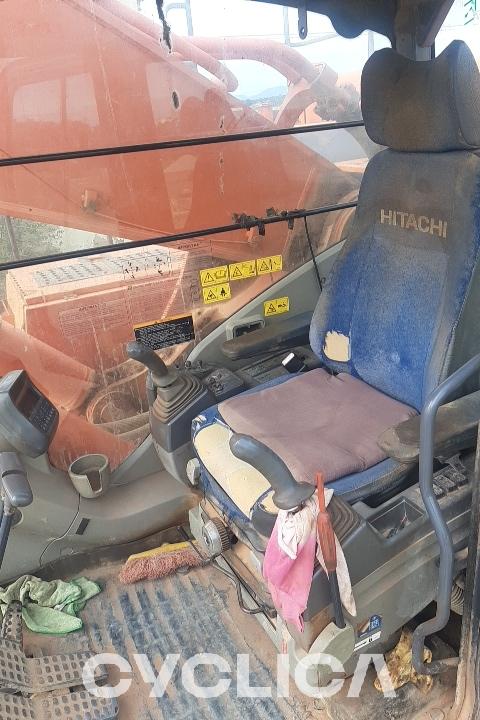 Eskavatorë me Zinxhirë  ZX670 20380 - 8