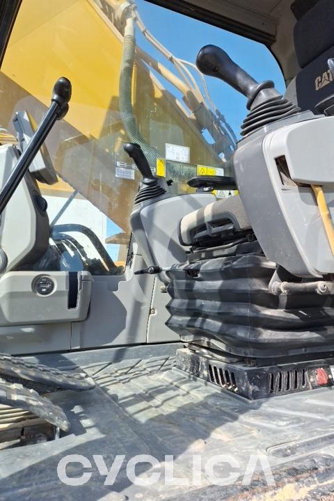 Eskavatorë me Zinxhirë  352F KBP00313 - 8