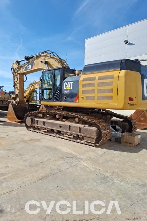 Eskavatorë me Zinxhirë  352F KBP00313 - 4