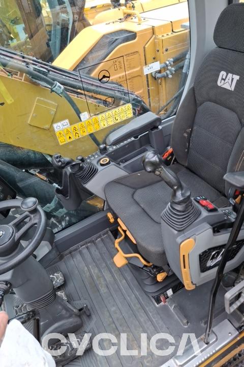 Bageri na točkovima  M318 KE700181 - 10