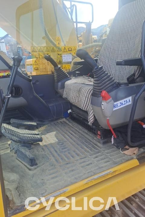 Pelles sur chenilles  pc240Nlc-11 JKK70373 - 10