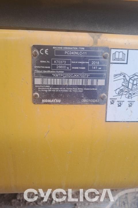 Pelles sur chenilles  pc240Nlc-11 JKK70373 - 7