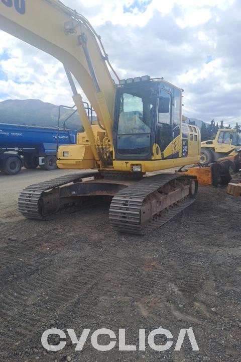 Pelles sur chenilles  pc240Nlc-11 JKK70373 - 3