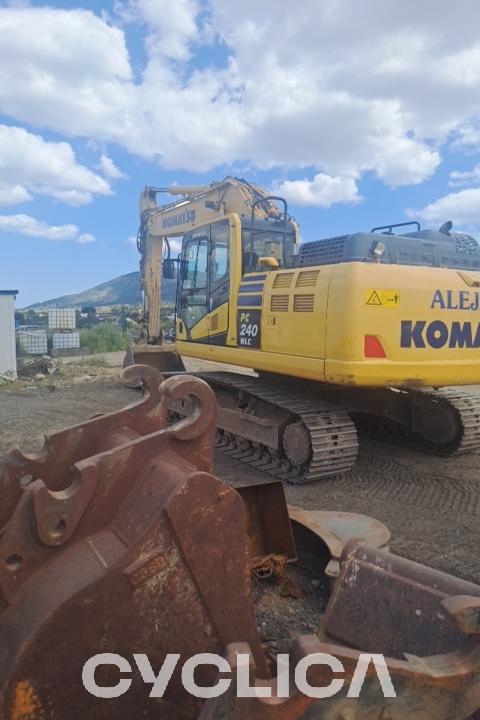 Pelles sur chenilles  pc240Nlc-11 JKK70373 - 6