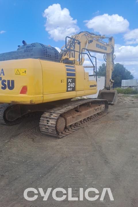 Pelles sur chenilles  pc240Nlc-11 JKK70373 - 5