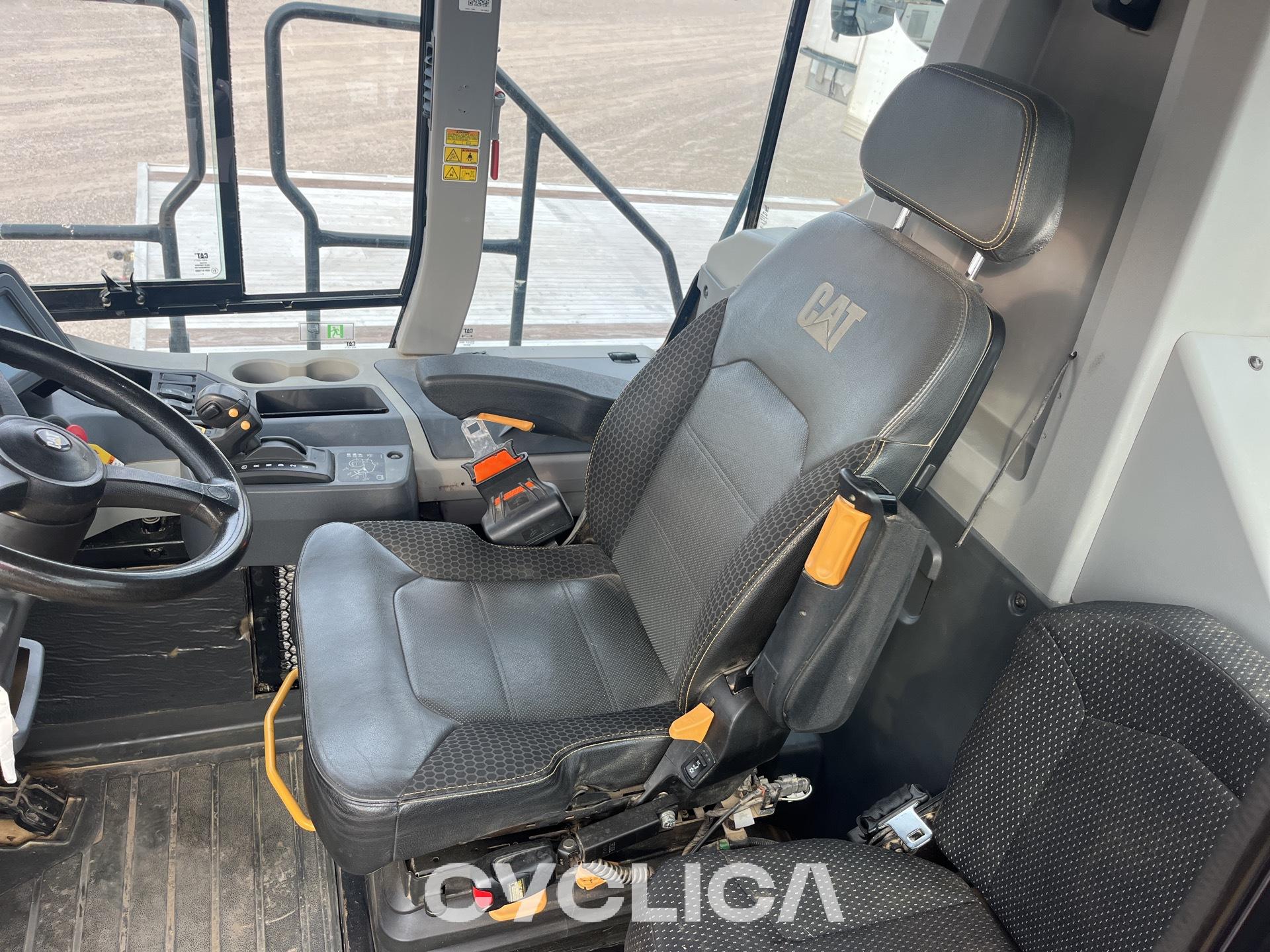 Dumpers and articulated trucks  730A 3T301459 - 8