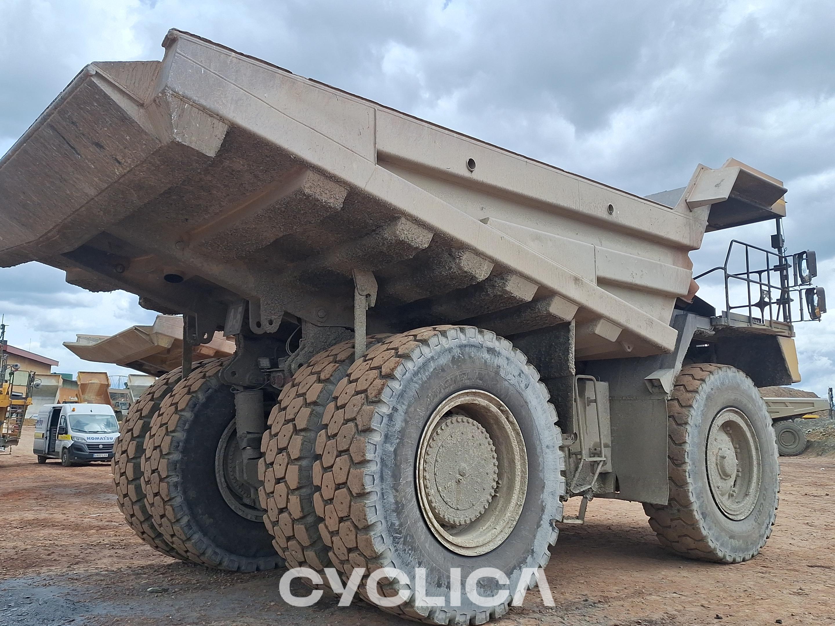 Dumpers dhe kamionë të ngurtë  HD785-7 33054 - 5