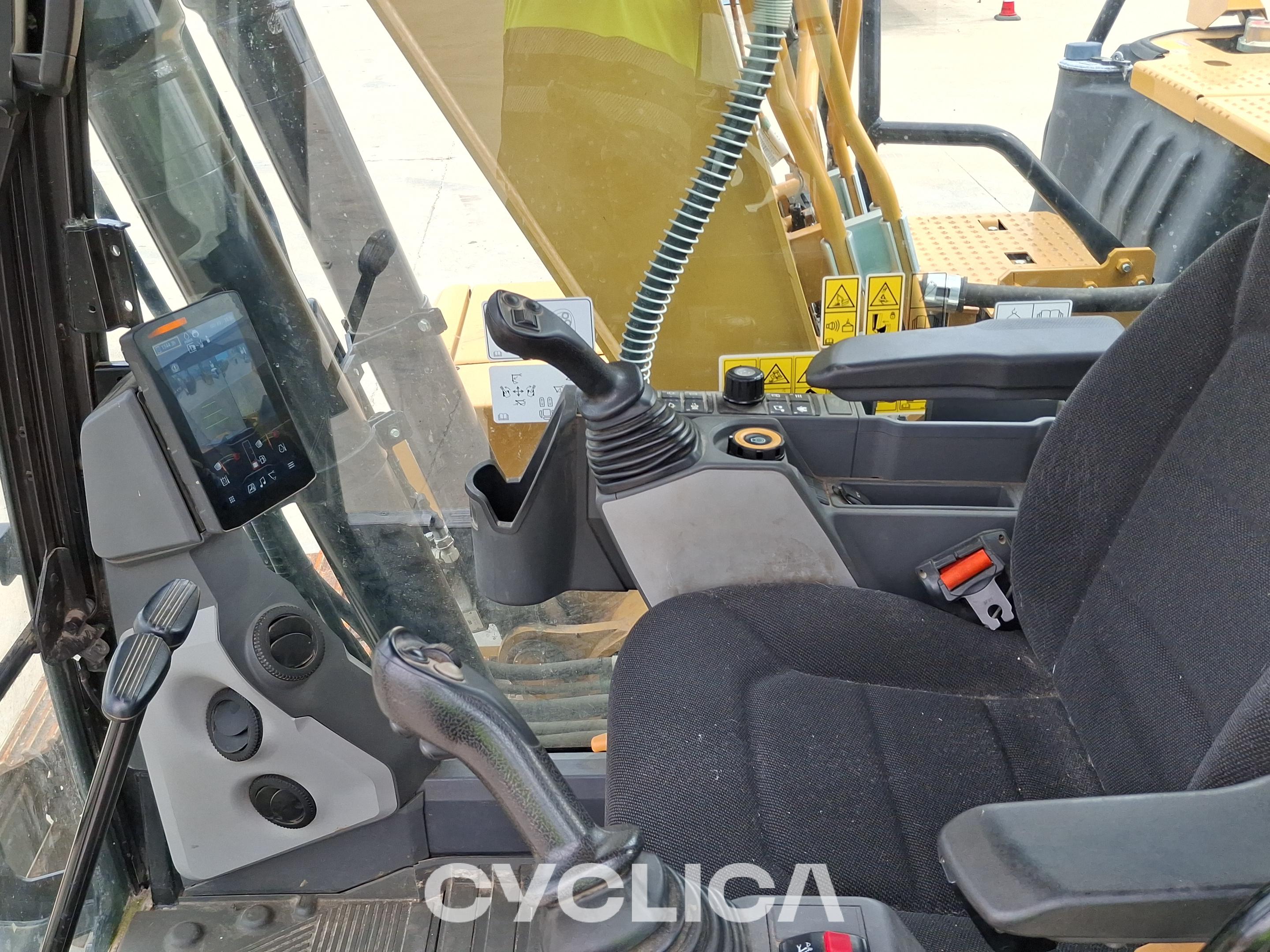 Bageri gusjeničari  313GC NFZ00397 - 8