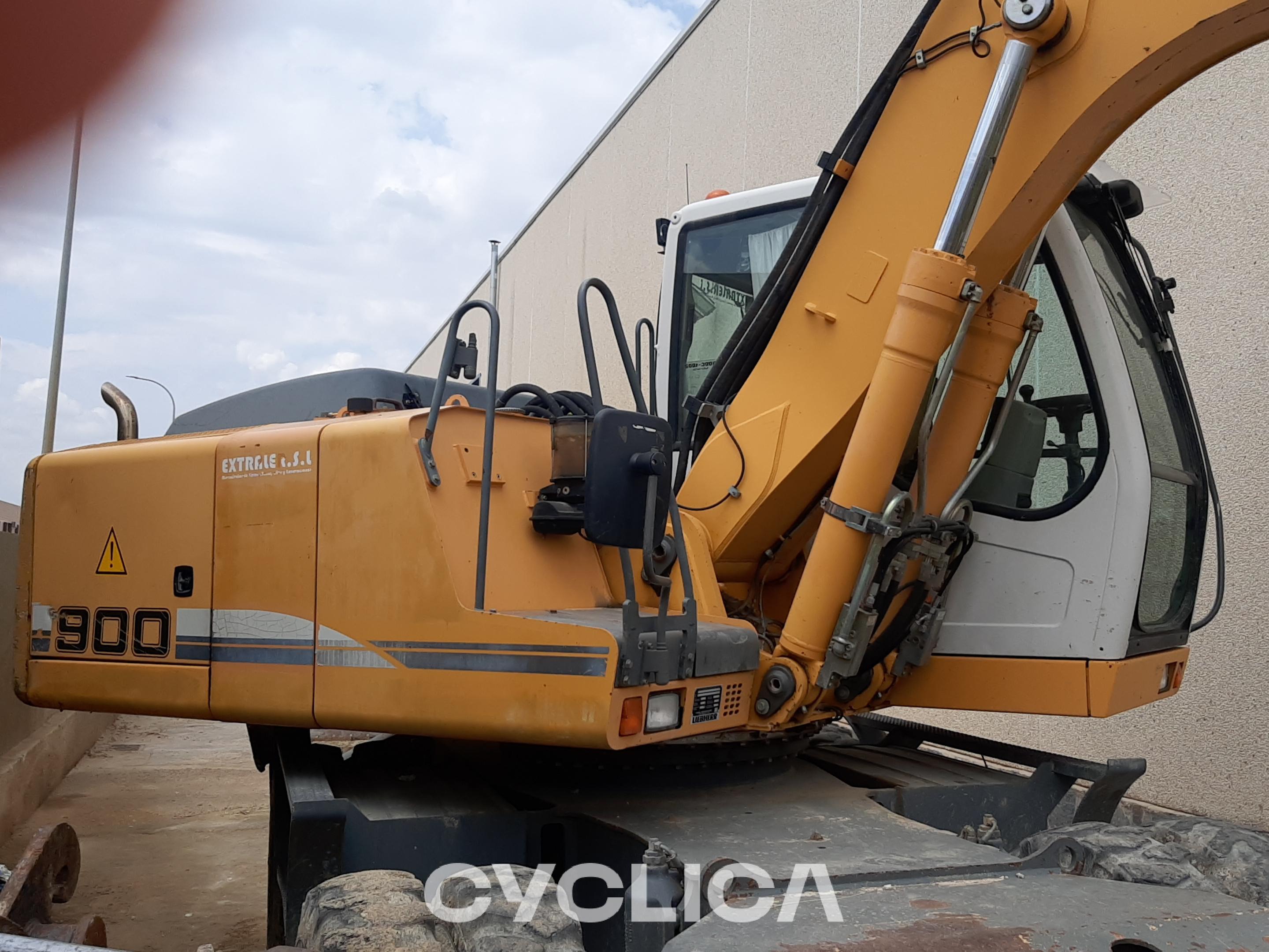 Ekskavatorë me rrota  A900C ZK033979 - 3