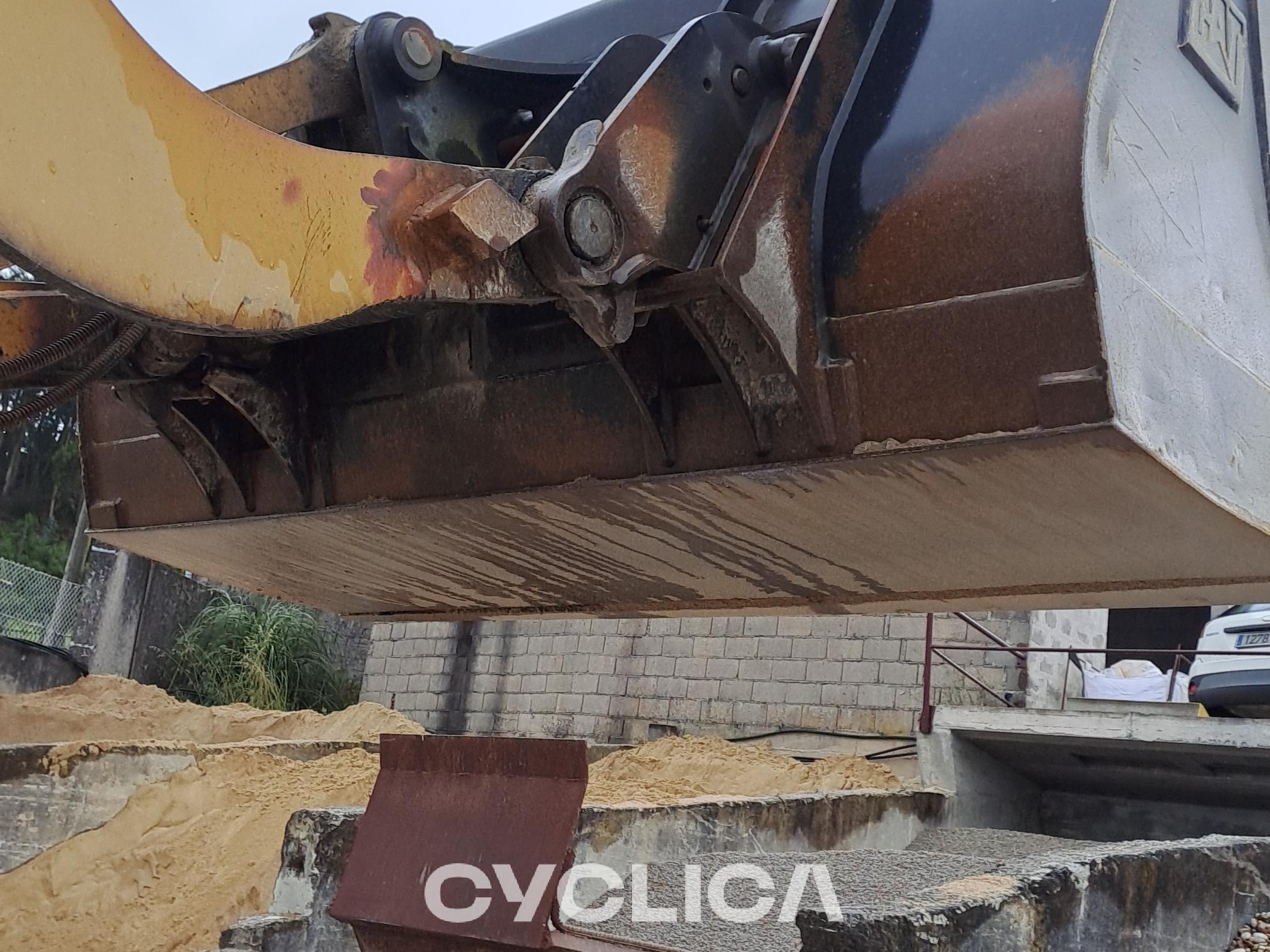 Utovarivači  906H TPE00649 - 12