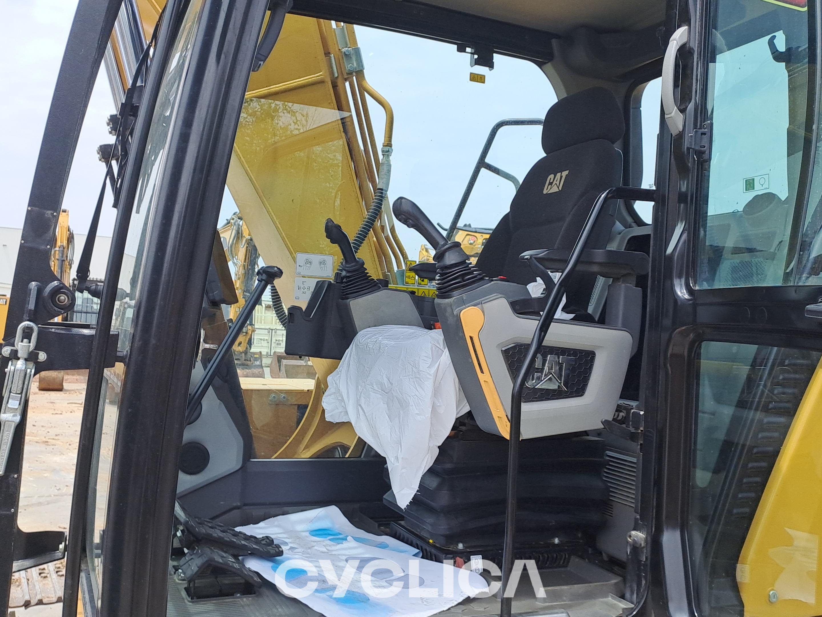 Bageri gusjeničari  313GC NFZ00402 - 9