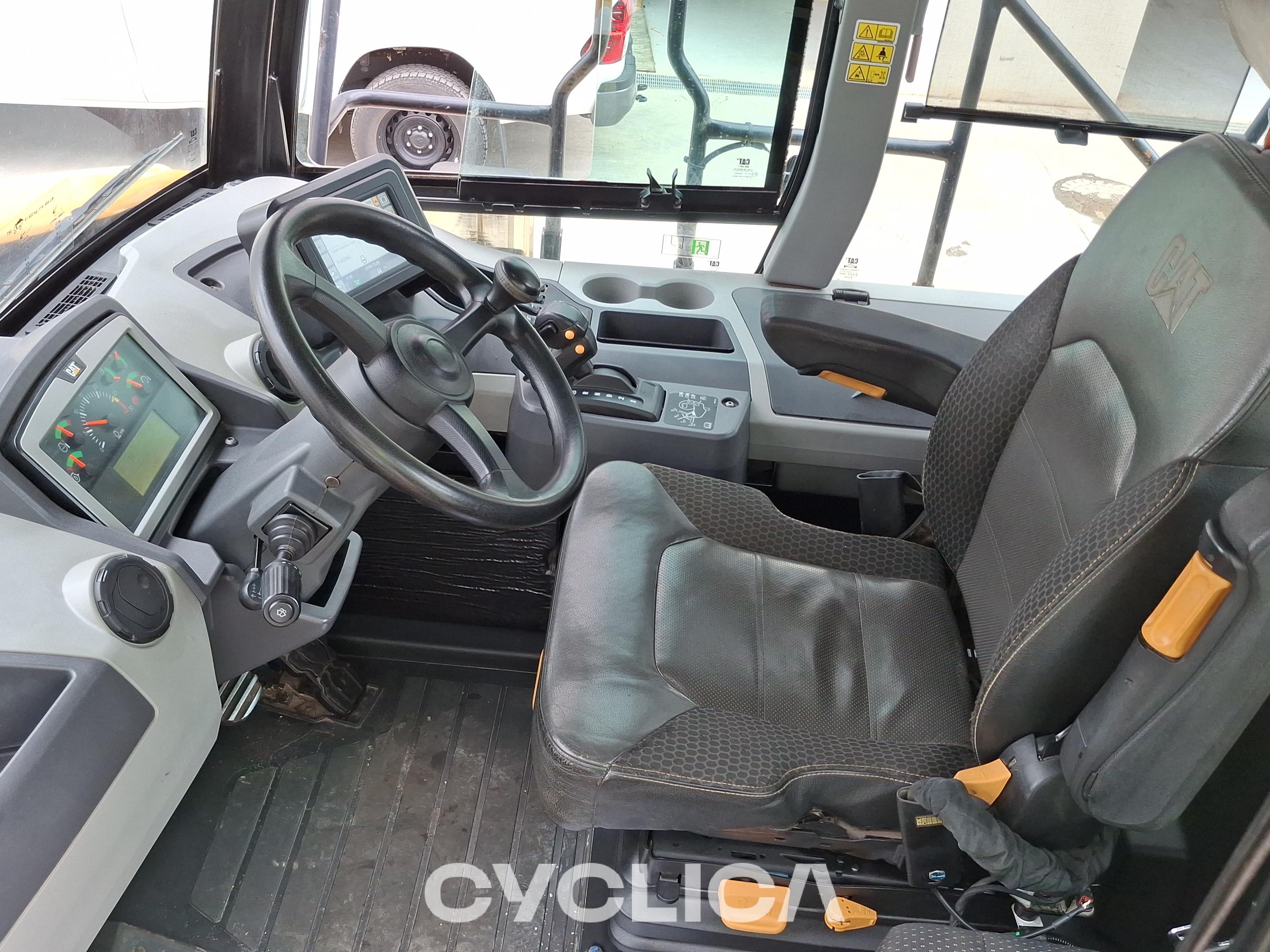 Dumpers e caminhões articulados  730C 3T300477 - 8