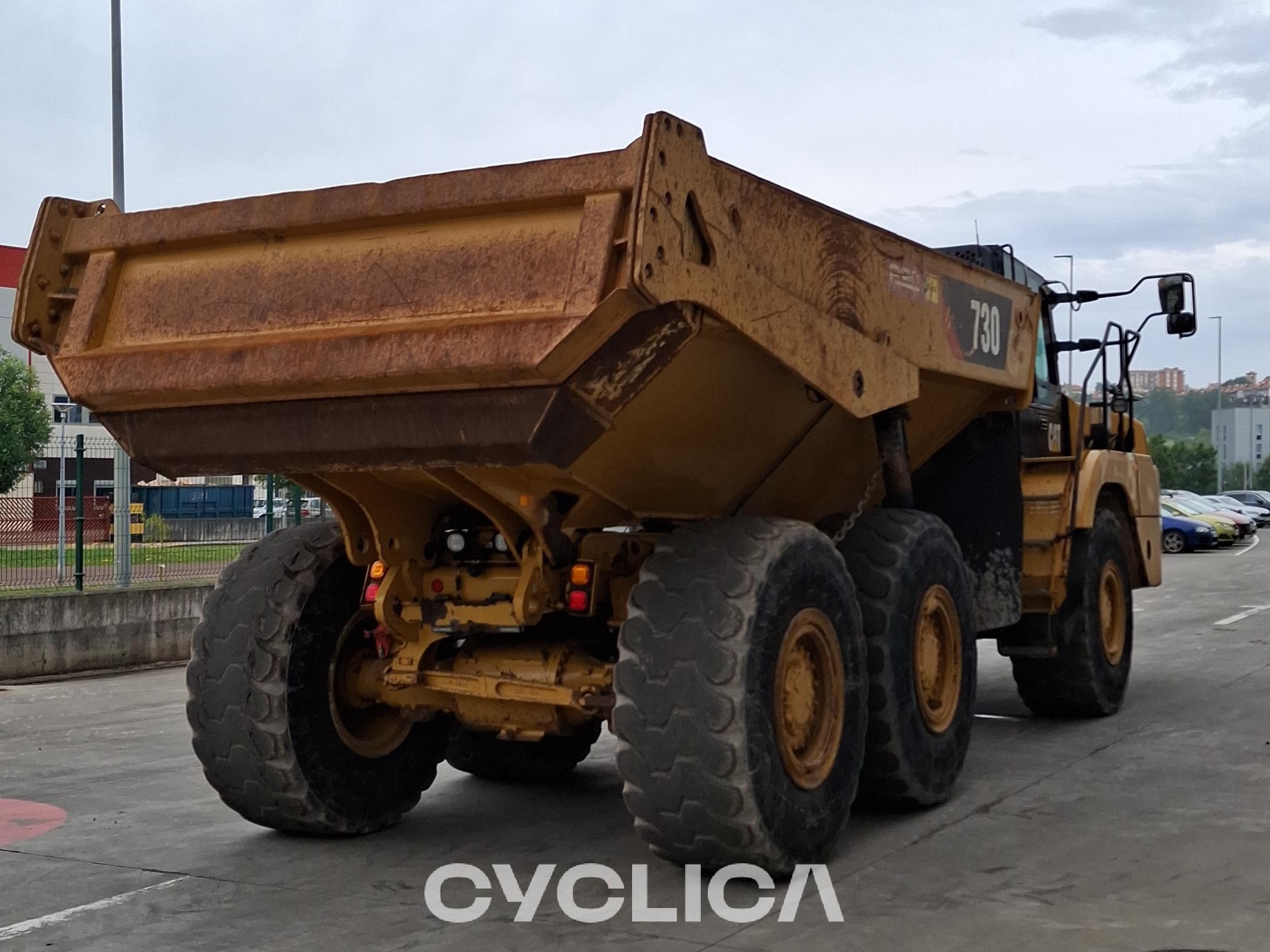 Dumpers e caminhões articulados  730C 3T300477 - 5
