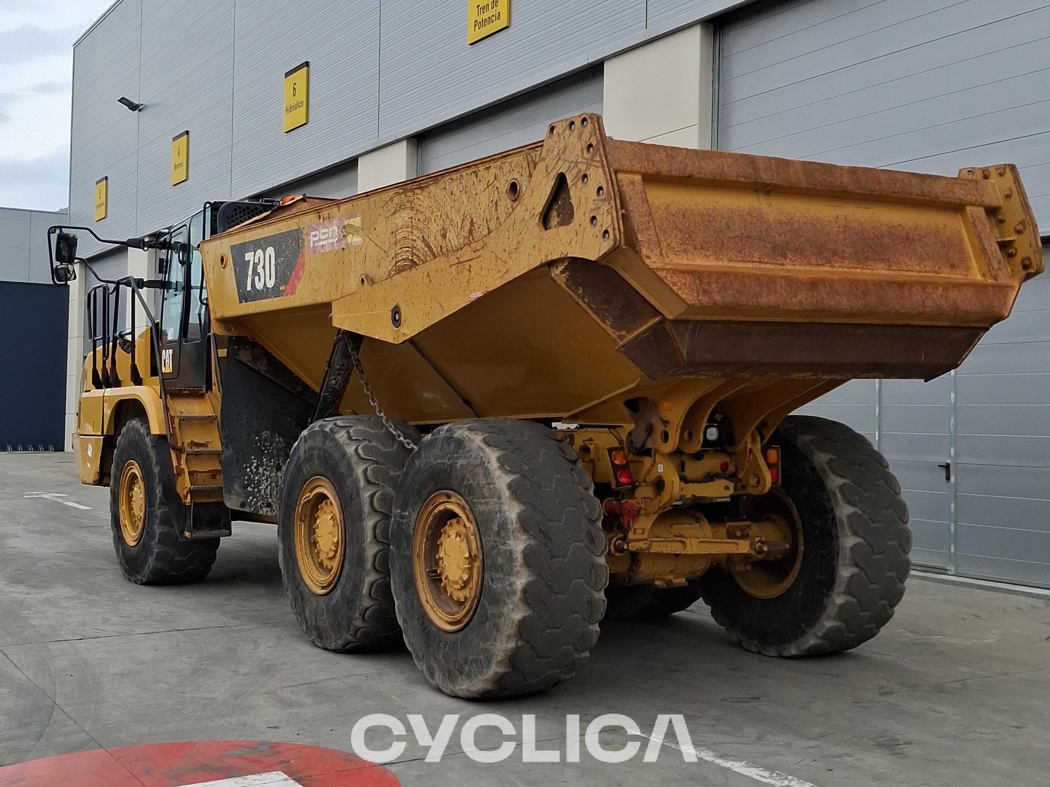 Dumpers e caminhões articulados  730C 3T300477 - 4