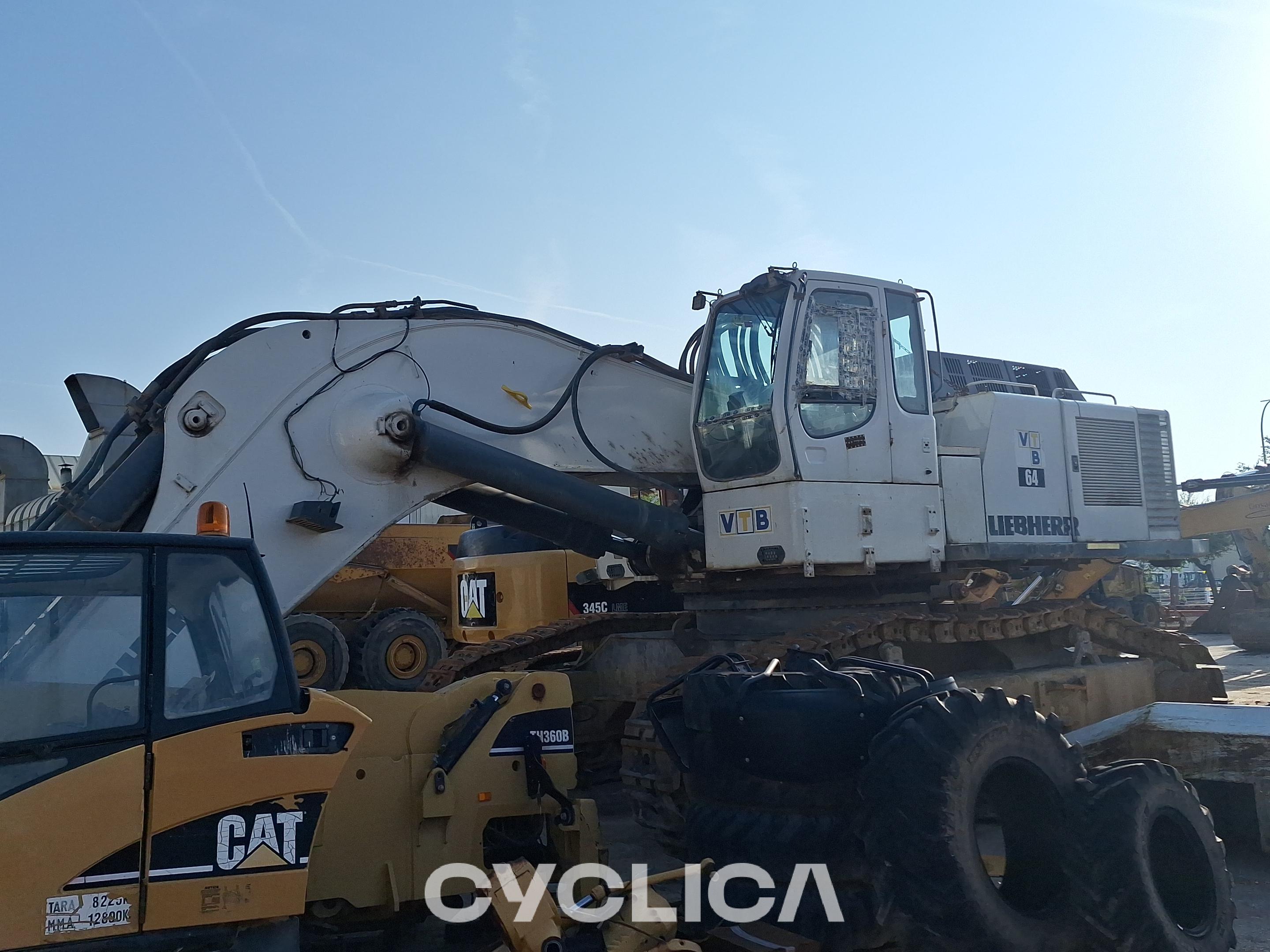 Bageri guseničari  R984 92215640 - 5