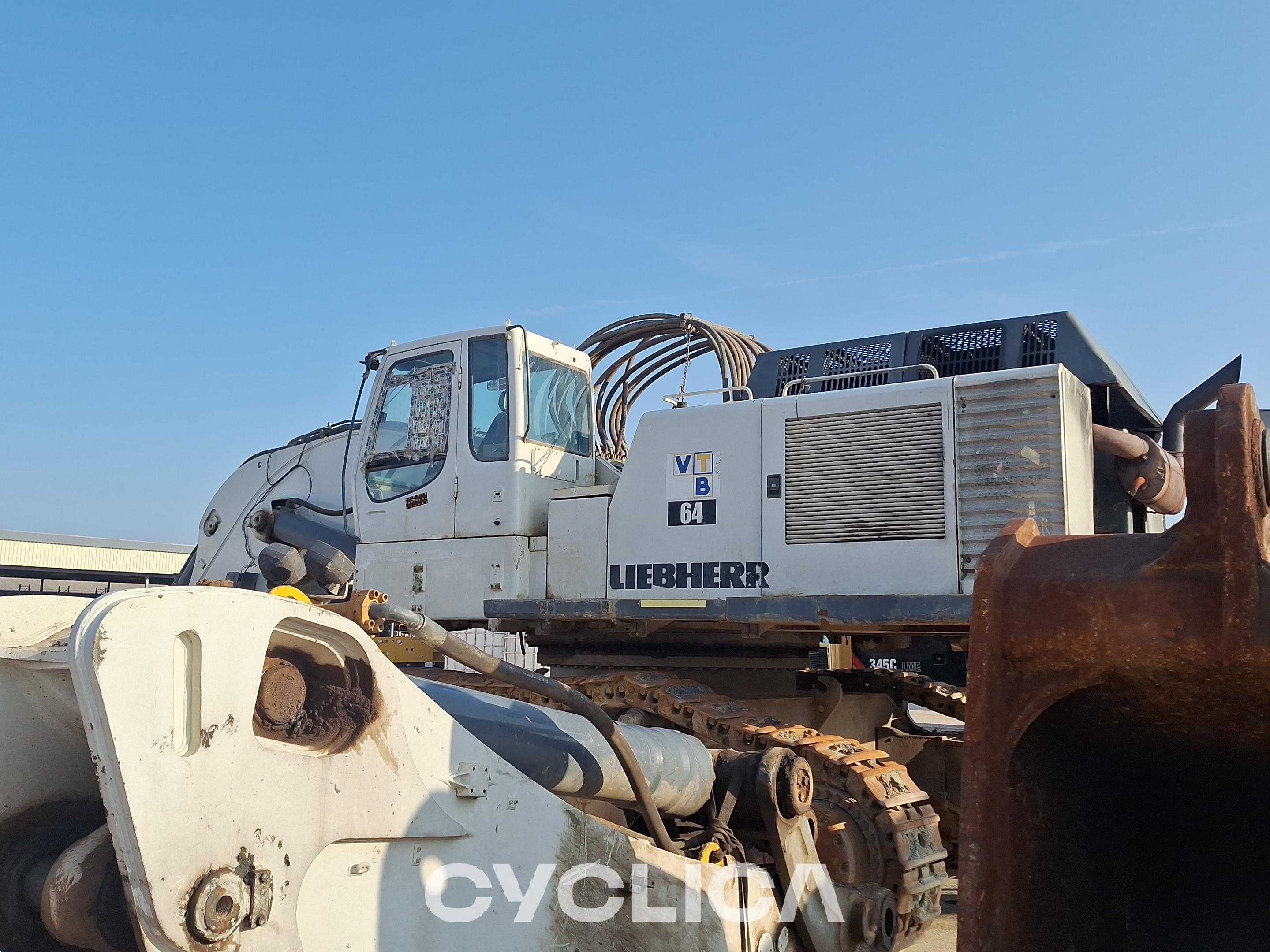 Bageri guseničari  R984 92215640 - 6
