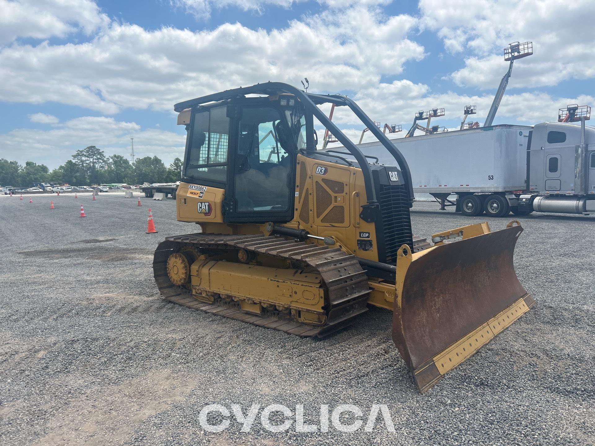 Bulldozers y tractores de cadenas  D3LGP XKY00862 - 2