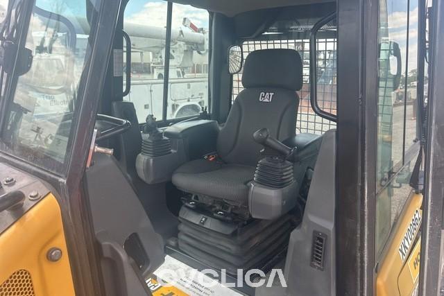 Bulldozers y tractores de cadenas  D3LGP XKY00862 - 6