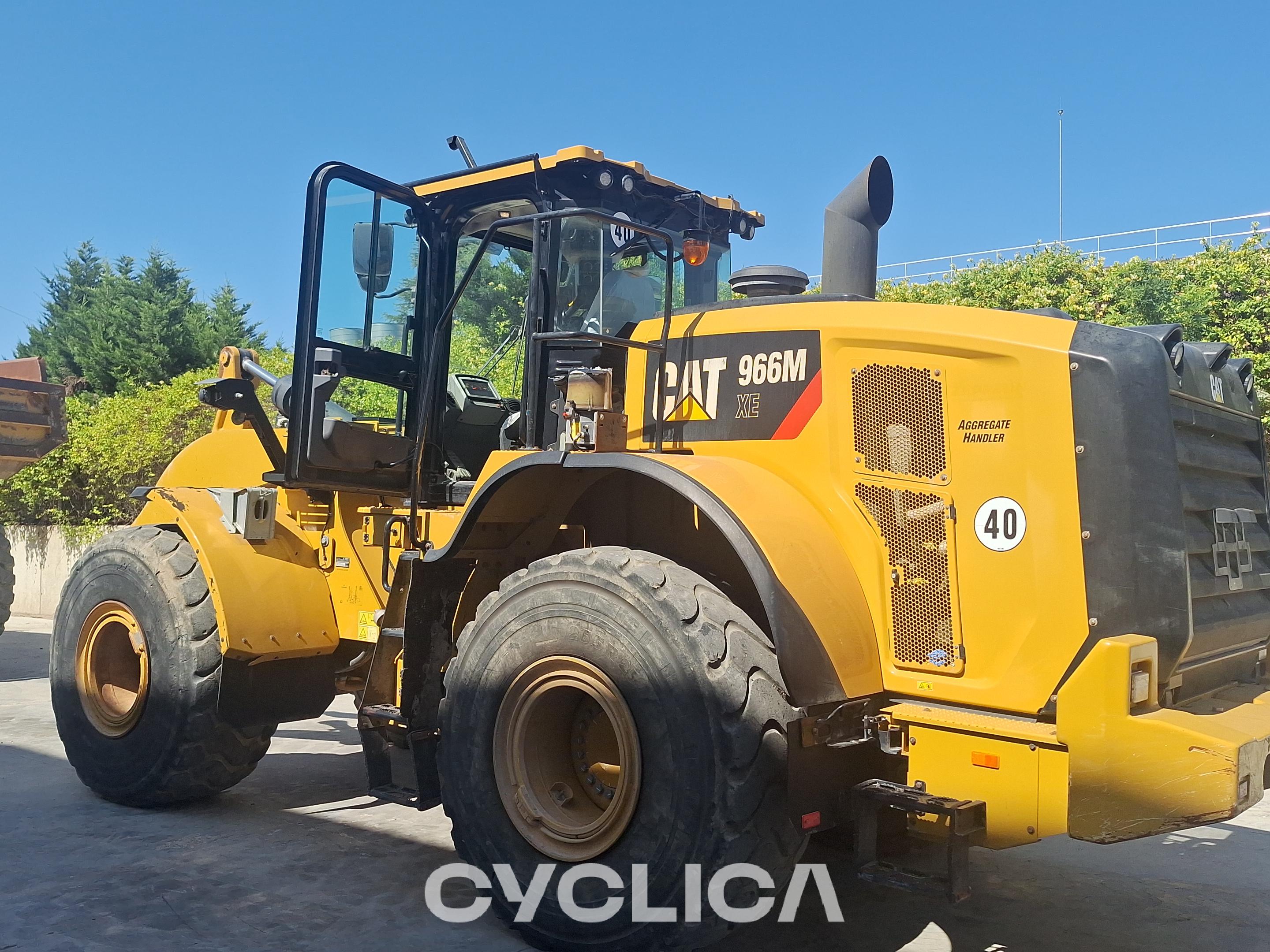 Pás Carregadoras de Rodas  966M DZL00608 - 6
