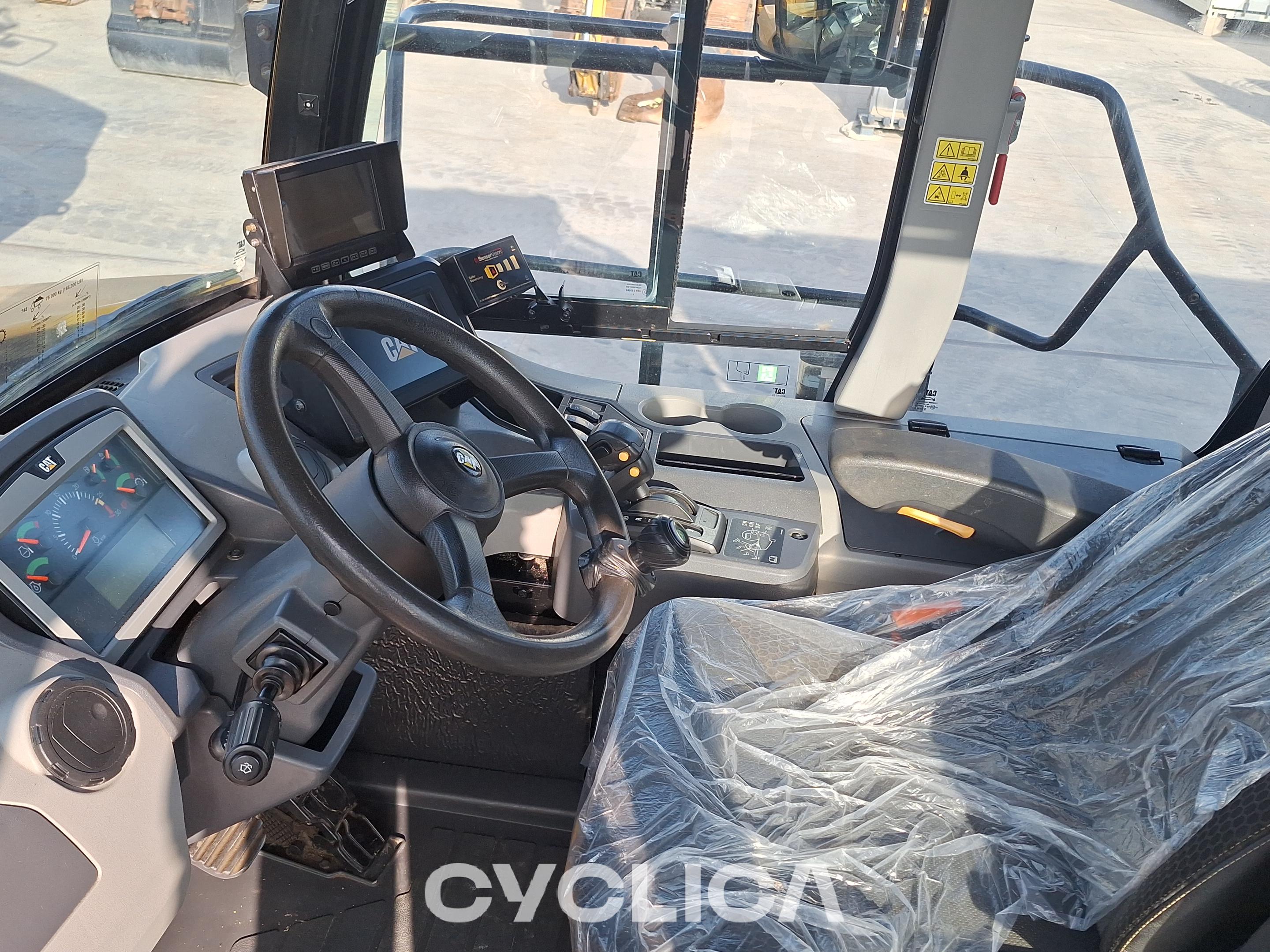 Dumpers e caminhões articulados  745 3T602674 - 9