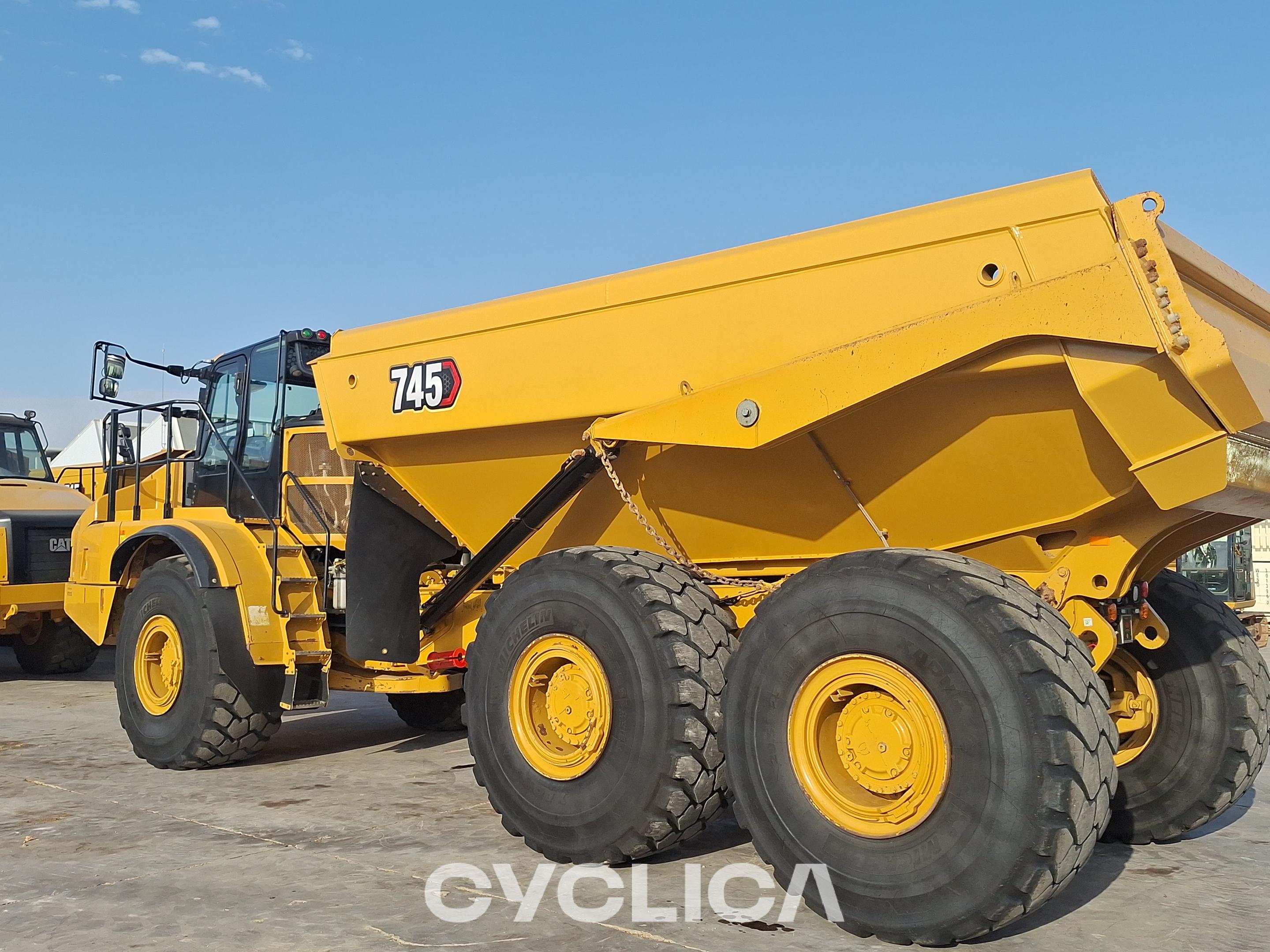 Dumpers e caminhões articulados  745 3T602674 - 6