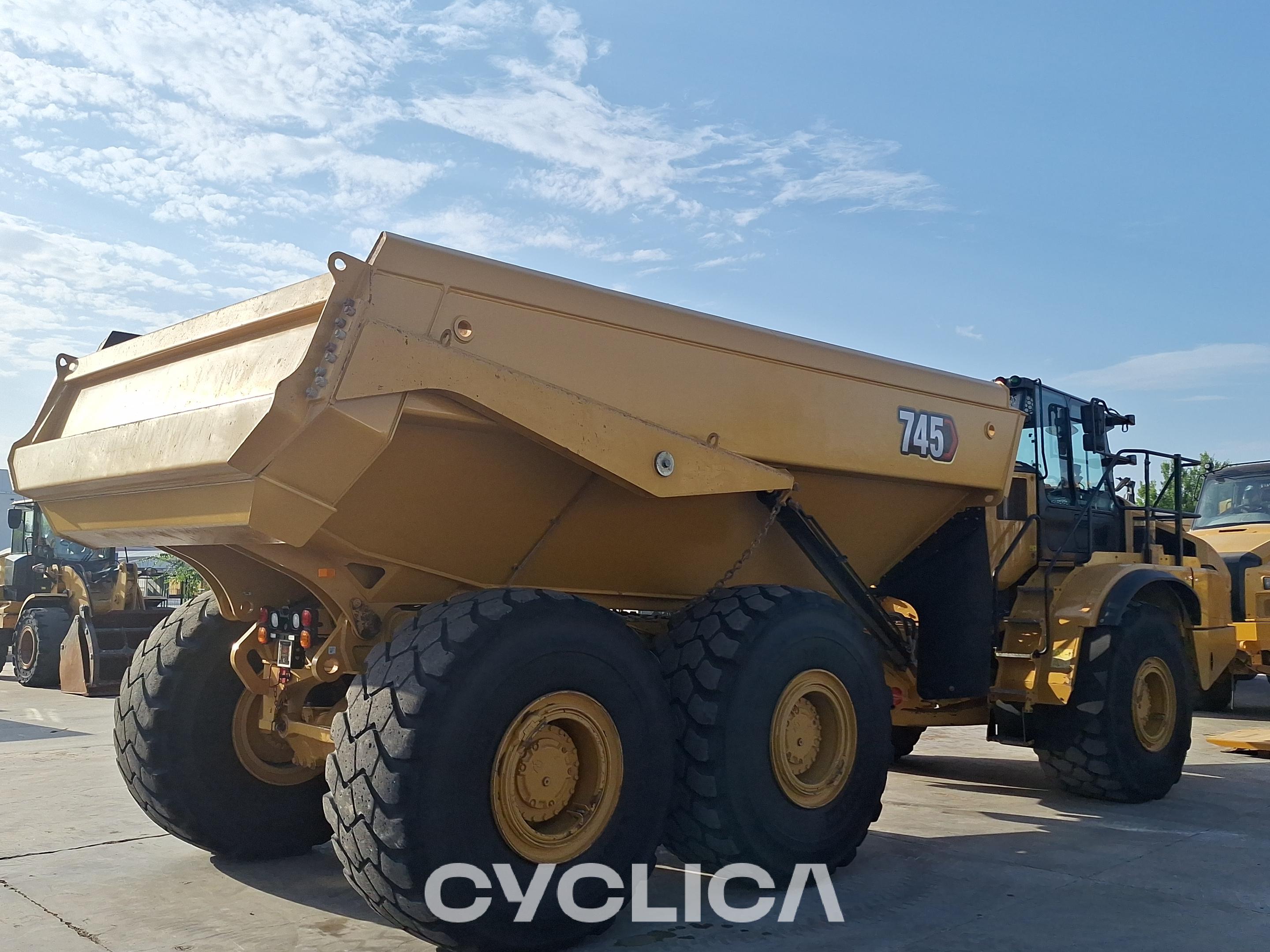 Dumpers e caminhões articulados  745 3T602674 - 5
