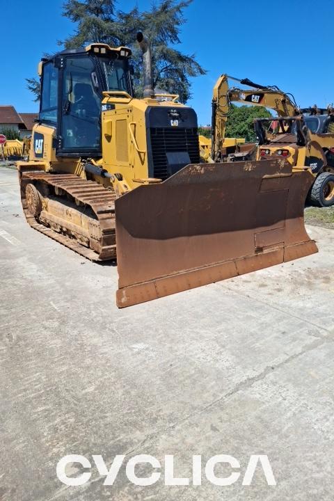 Bulldozers and crawler tractors  D6K2XL DFR03000 - 2