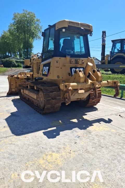 Bulldozers and crawler tractors  D6K2XL DFR03000 - 3