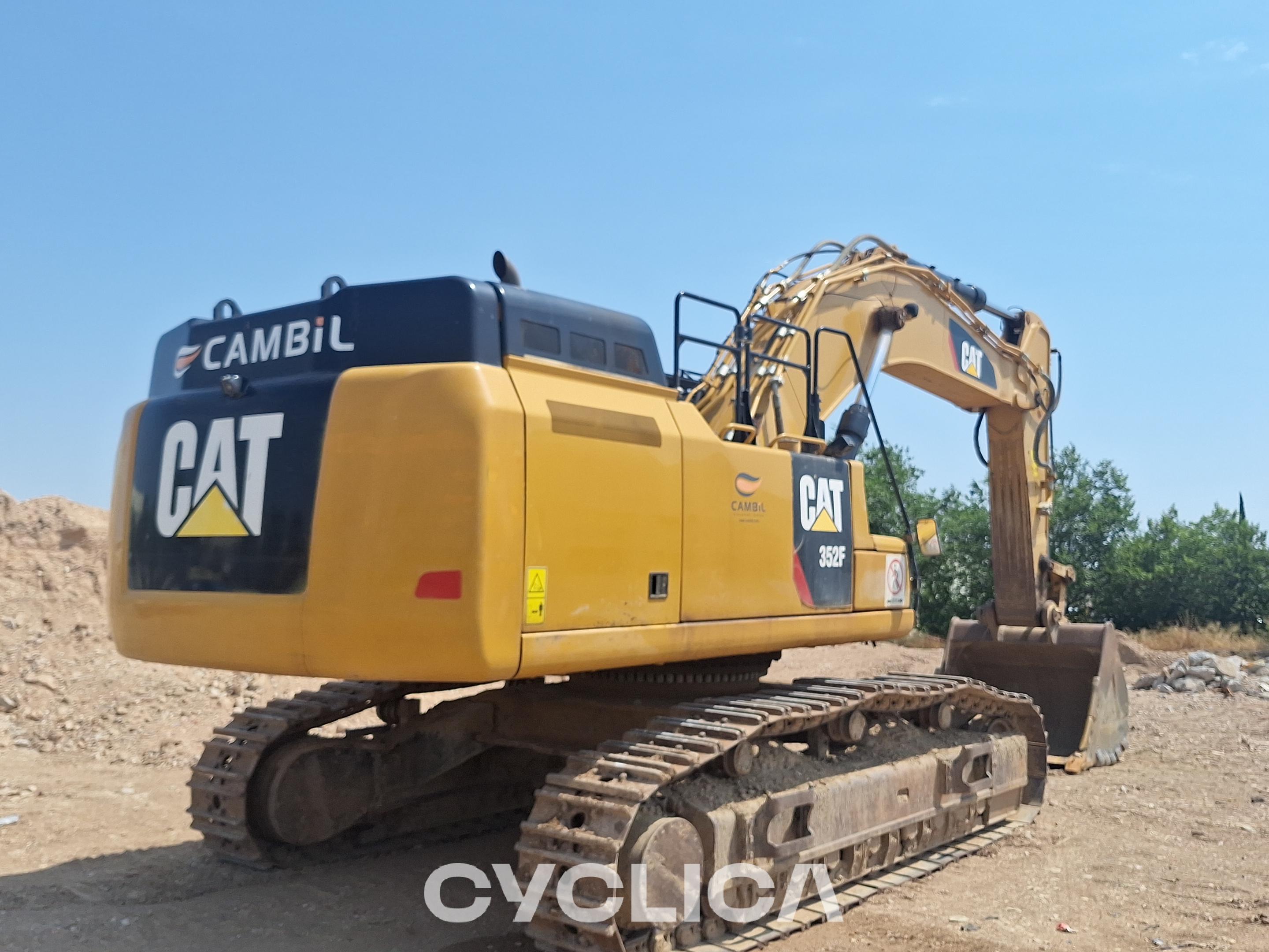 Bageri gusjeničari  352F NDC80092 - 5