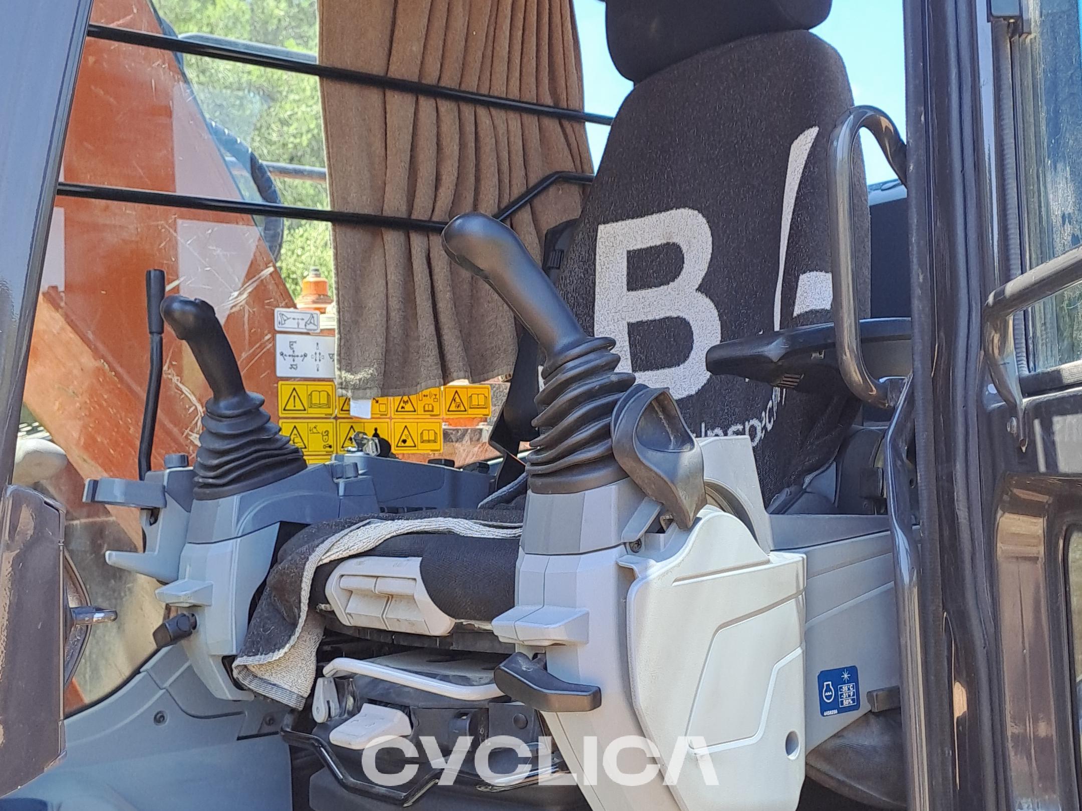 Escavatori cingolati  zx135 P00095473 - 8