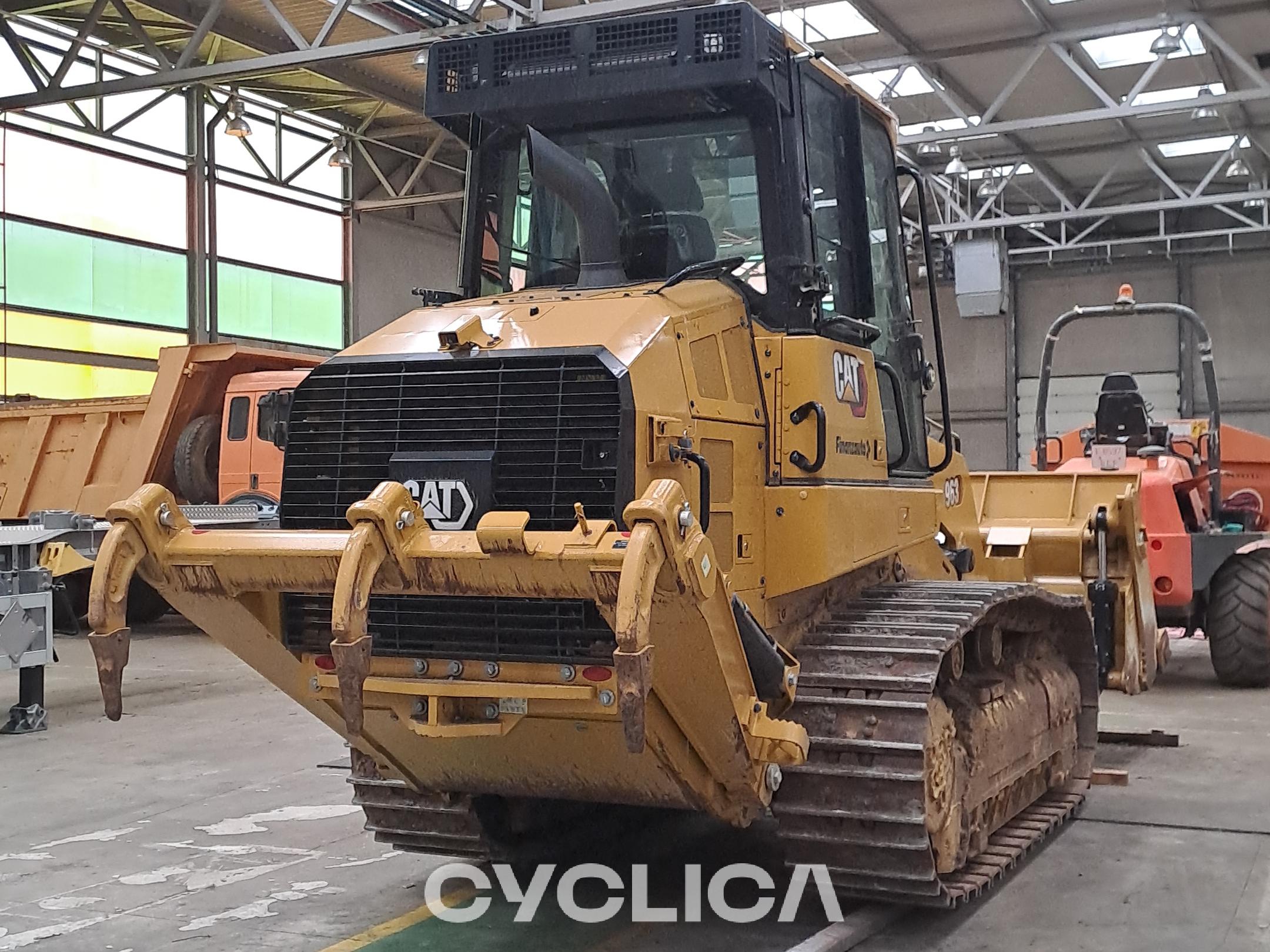 Натоварувачи-гасеничари 963K LTT00424 - 5