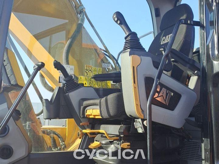 Crawler excavators  323E HDT00207 - 9