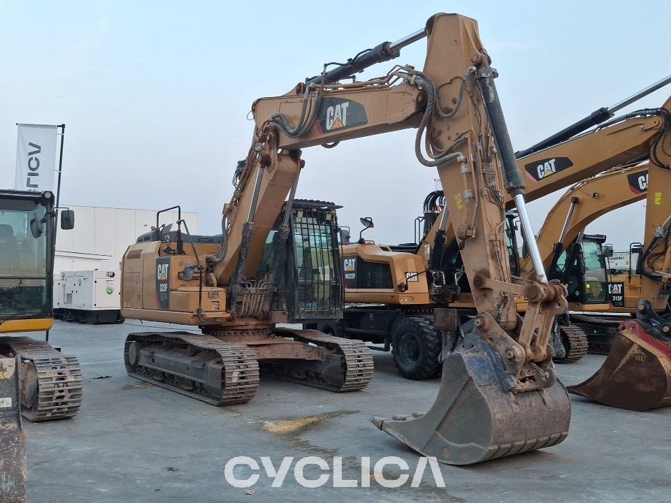 Crawler excavators  323F MFY20265 - 3