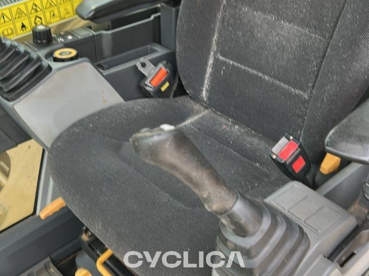 Eskavatorë me Zinxhirë  330GC FEK20012 - 13