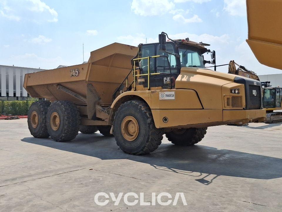 Dumpers and articulated trucks  745 3T602847 - 3