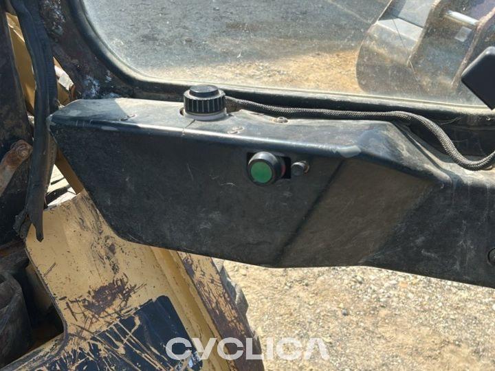 Skid steers  216 4NZ03030 - 15