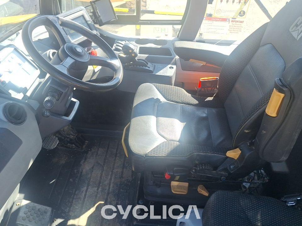 Demperji in zglobni tovornjaki  745 3T602961 - 9