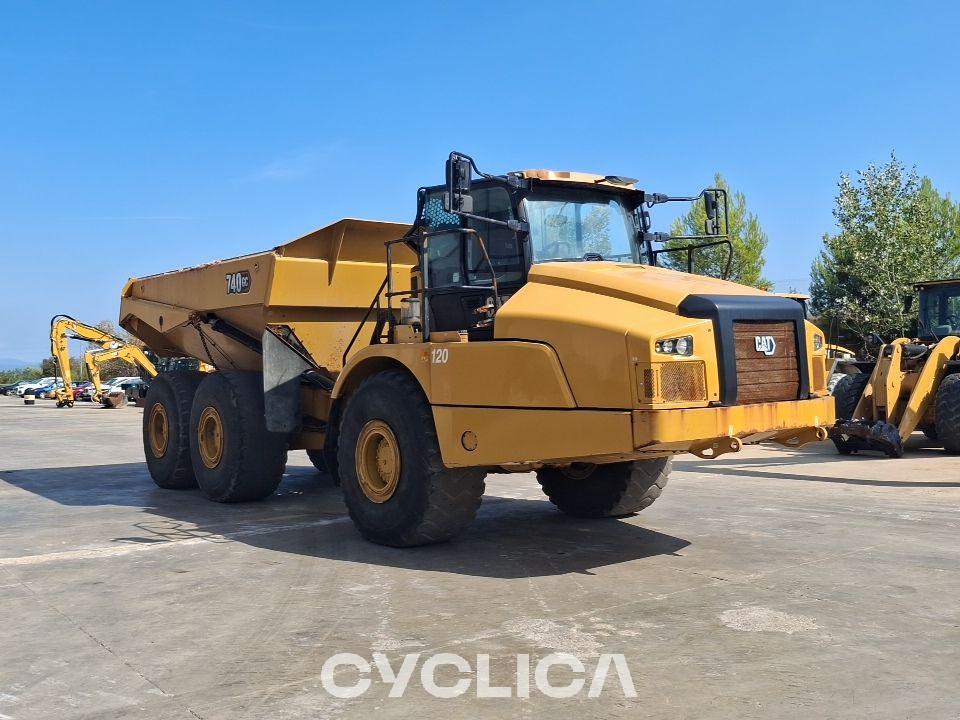 Dumpera dhe kamionë të artikuluar 740GC 3T805693 - 3