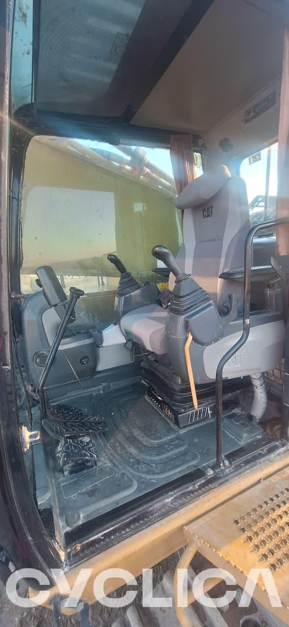 Bageri guseničari 390DLME WAG00166 - 9