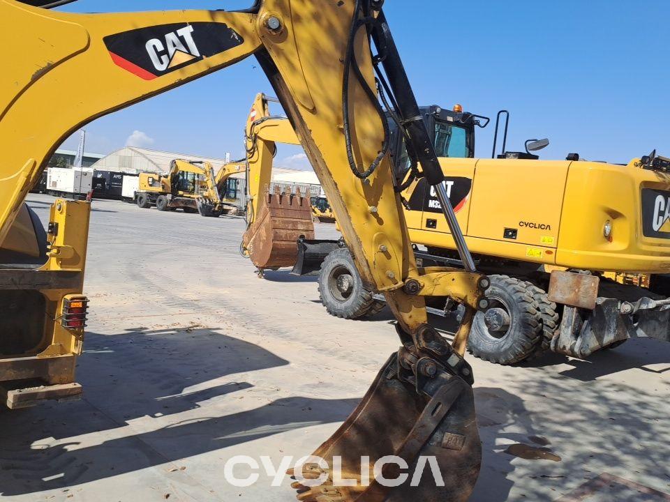 Ngarkues/Gërmues me Rrota  434F HWR00371 - 13