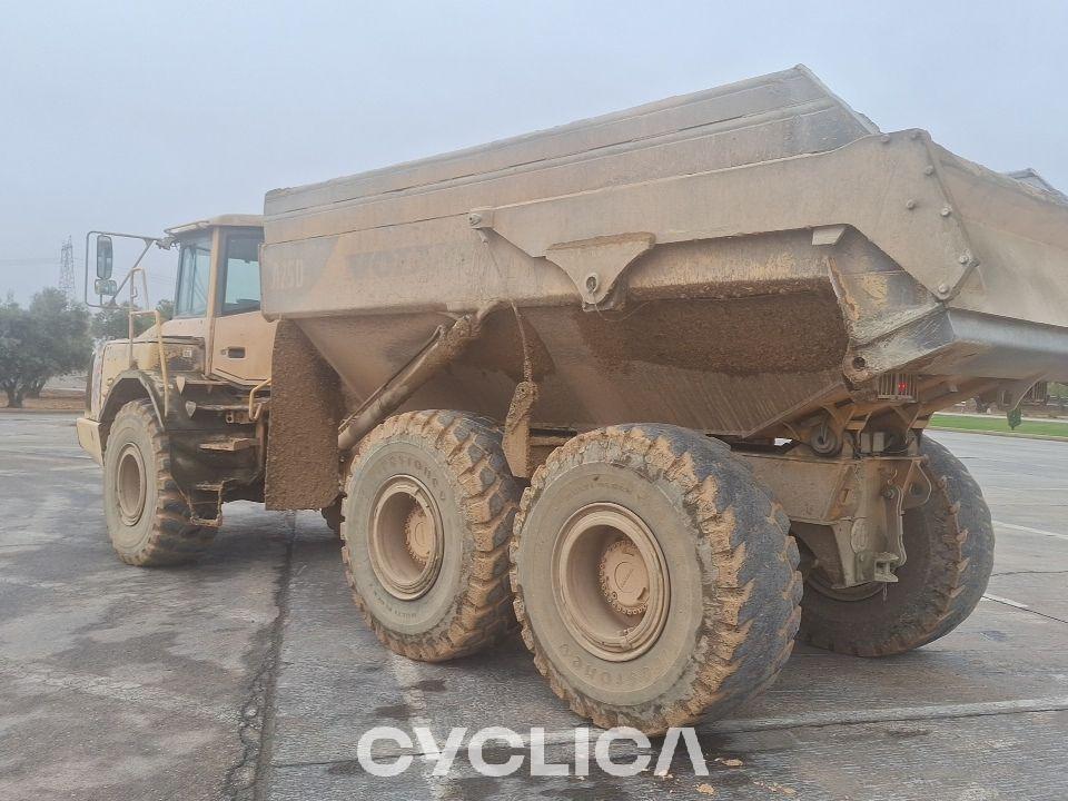 Dumpers e caminhões articulados A25D V16262 - 6