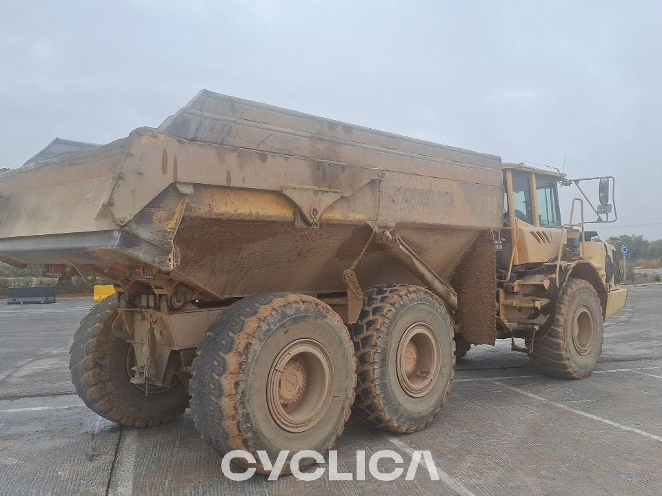 Dumpers e caminhões articulados A25D V16262 - 5
