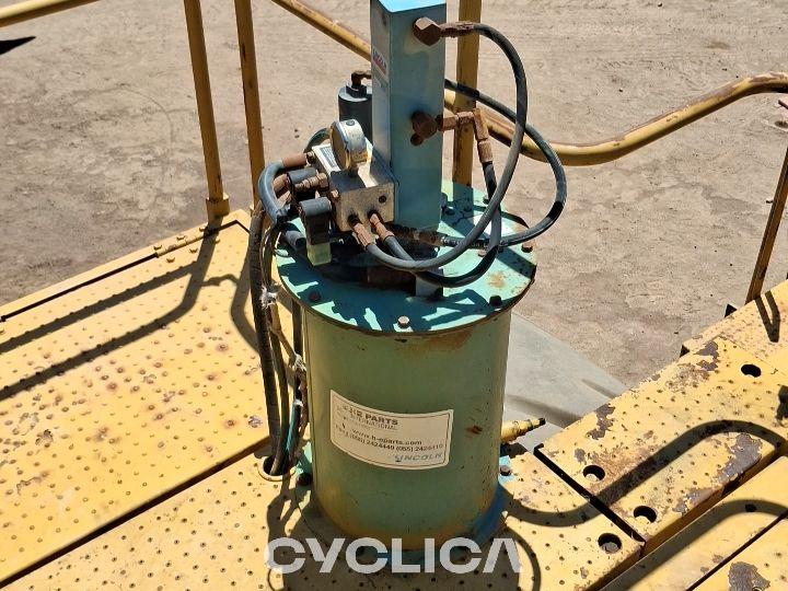 Pás Carregadoras de Rodas  992G ADZ00215 - 11