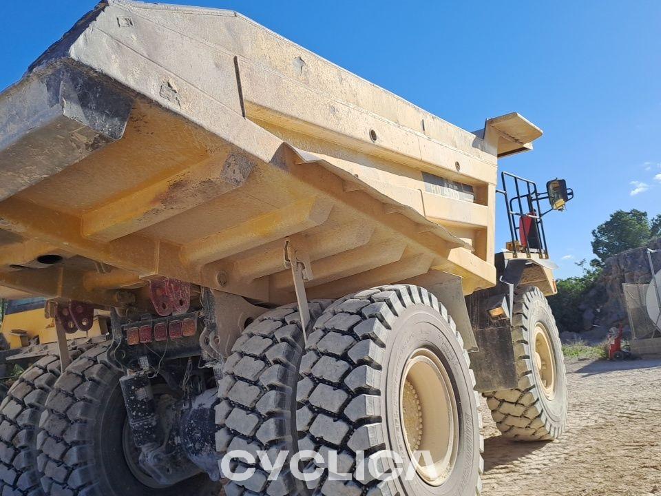 Damperi i kruti kamioni HD465-7 7392 - 6