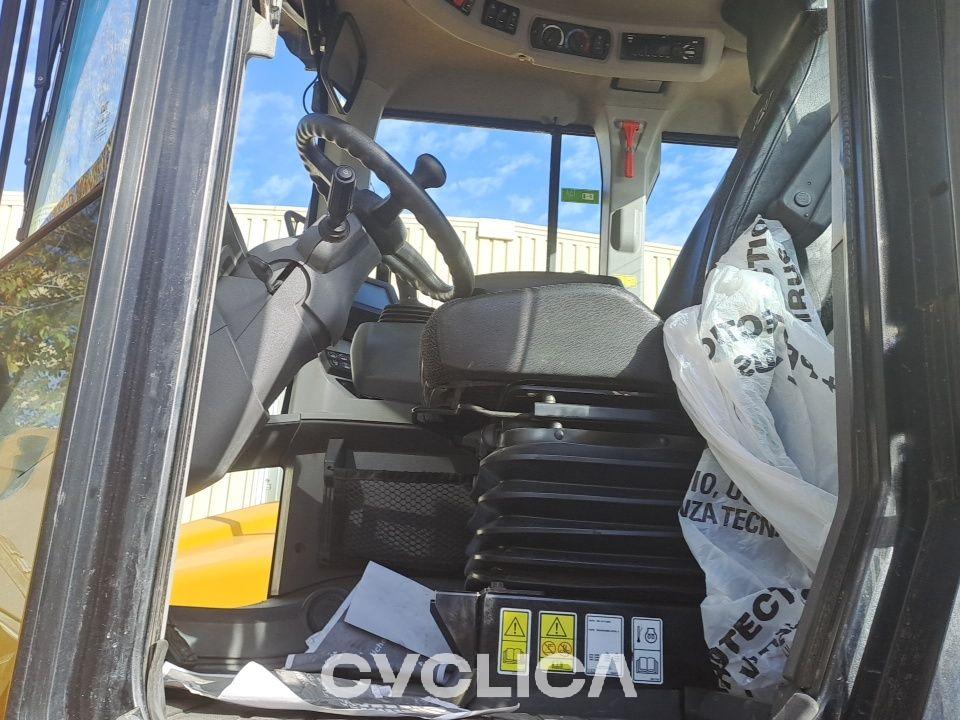 Натоварувачи на тркала 926M LTE06003 - 10