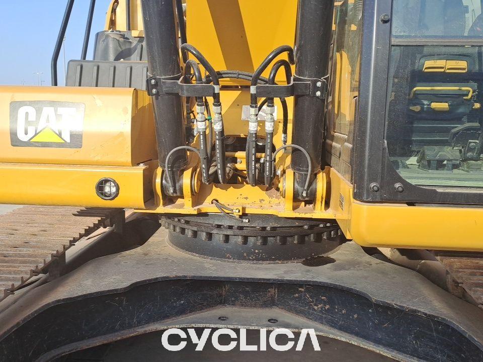 Eskavatorë me Zinxhirë  323E HDT00207 - 8