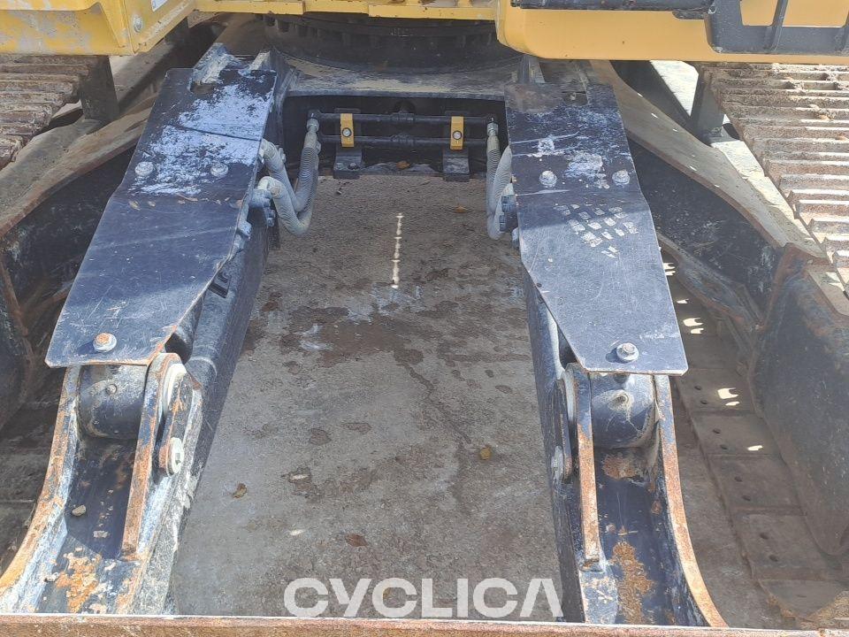 Ровокопачи-гасеничари 315 NG YDE00433 - 13