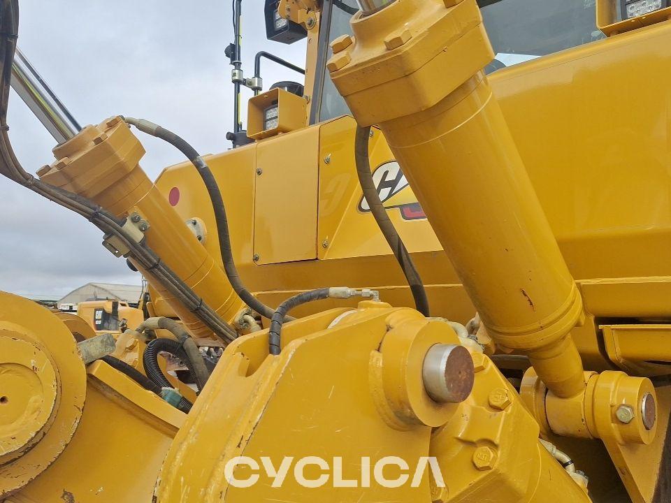 Buldozeri na lancima  D8T AW401301 - 8