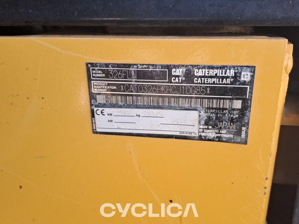 Ровокопачи-гасеничари  326F HCJ10085 - 7
