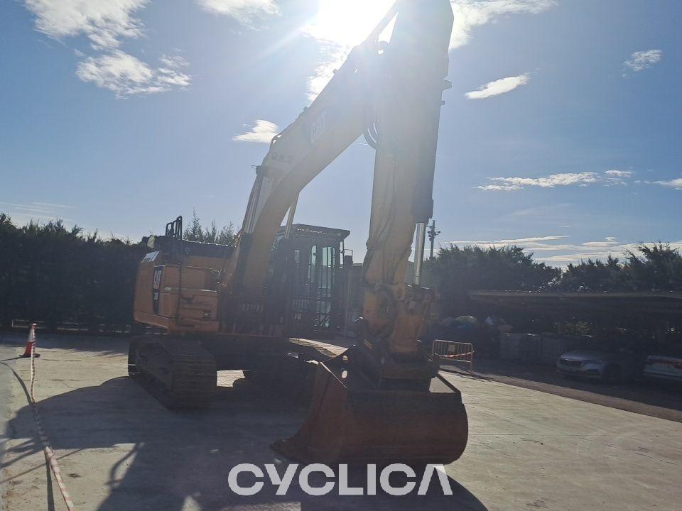 Ровокопачи-гасеничари  326F HCJ10085 - 4